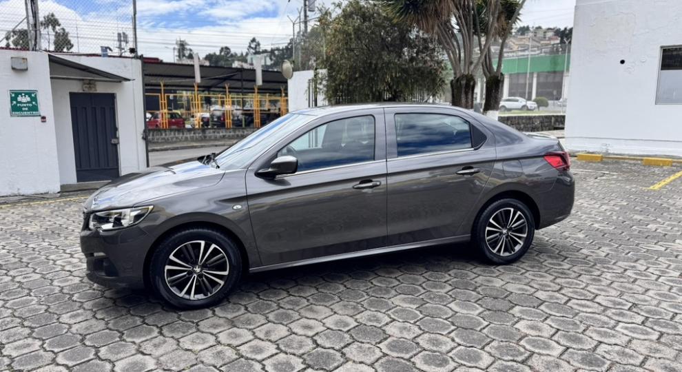 Peugeot 301 2021 Quito
