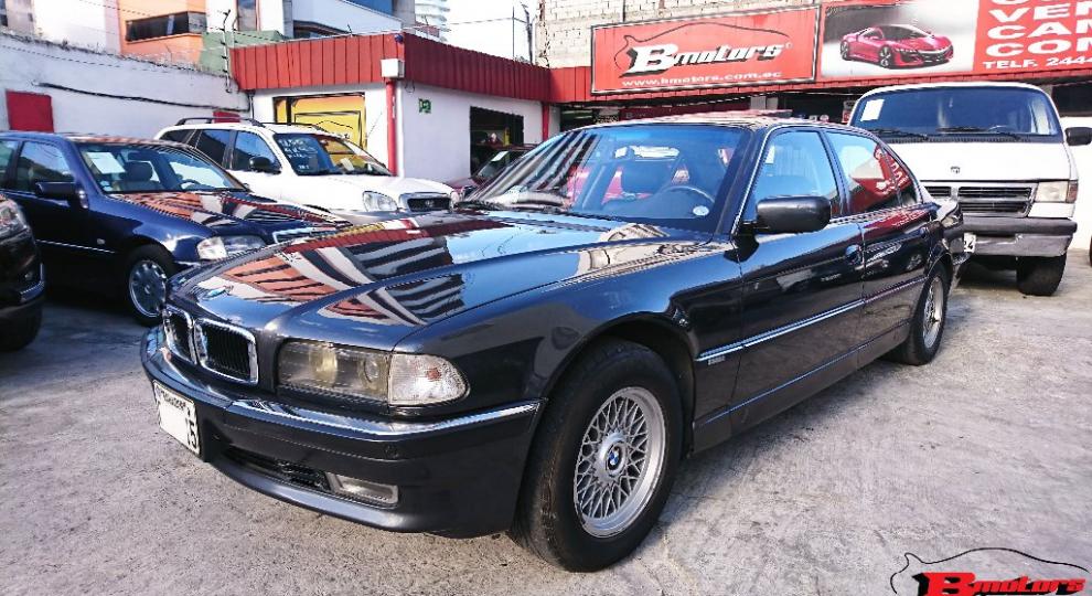 BMW 740i 1998 Quito