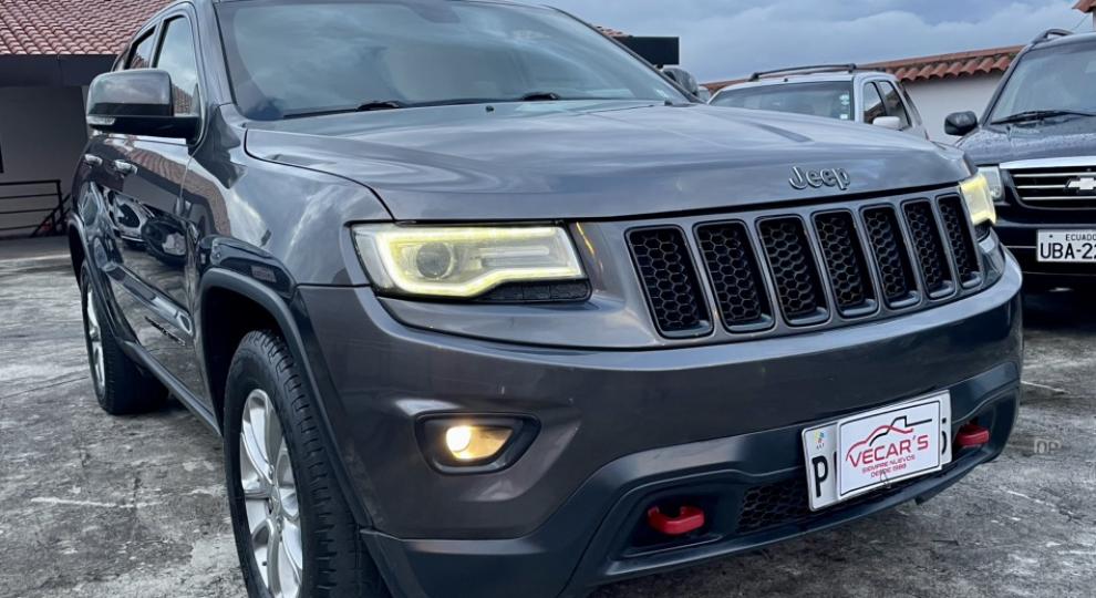 Jeep Grand Cherokee Laredo 2014 Cuenca
