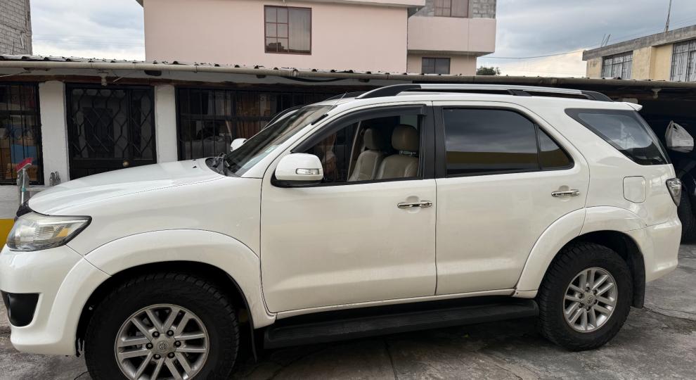 Toyota Fortuner 2.7 2015 Sangolqui