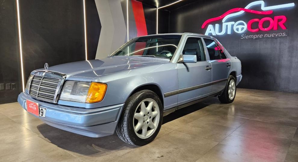 Mercedes Benz E300 1986 Quito