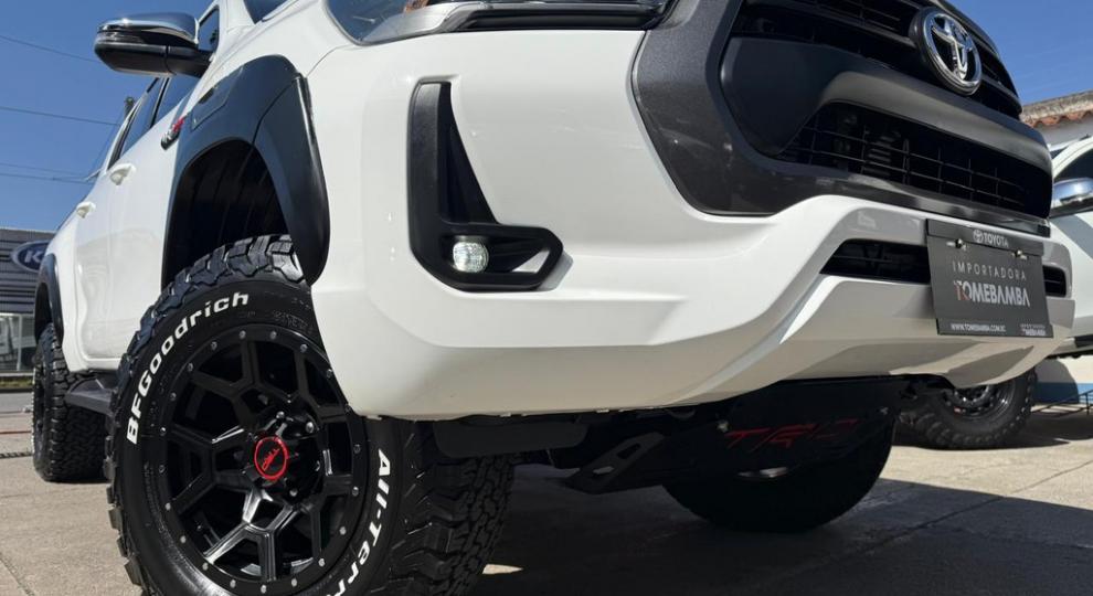 Toyota Hilux CD 4x4 Diesel 2024 Cuenca