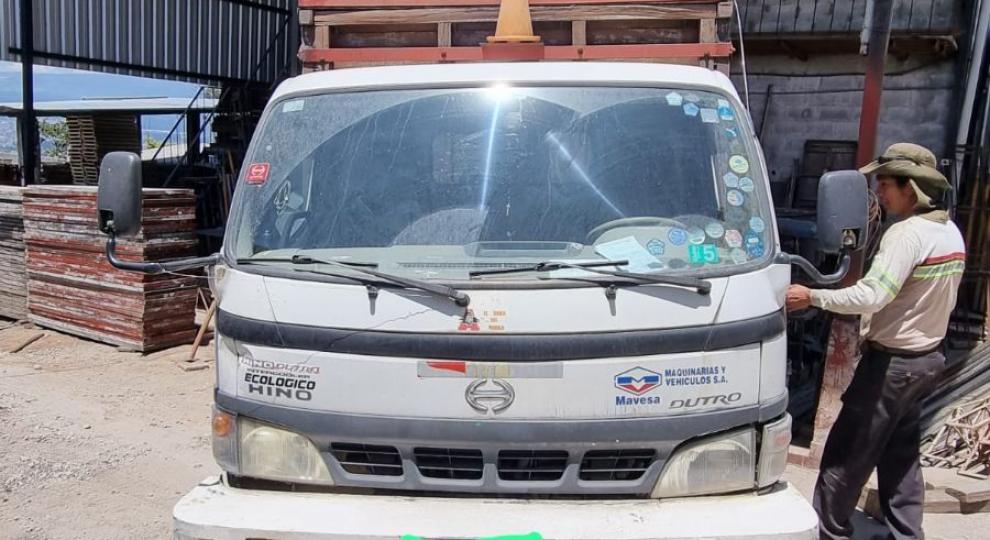 Hino DUTRO 2006 Quito