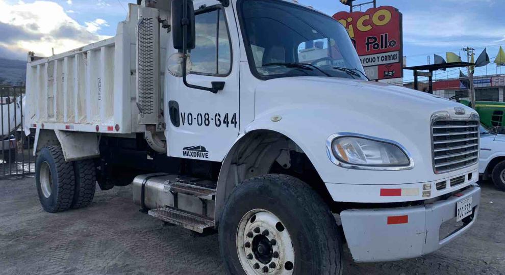 Freightliner M2-106 2011 Ambato