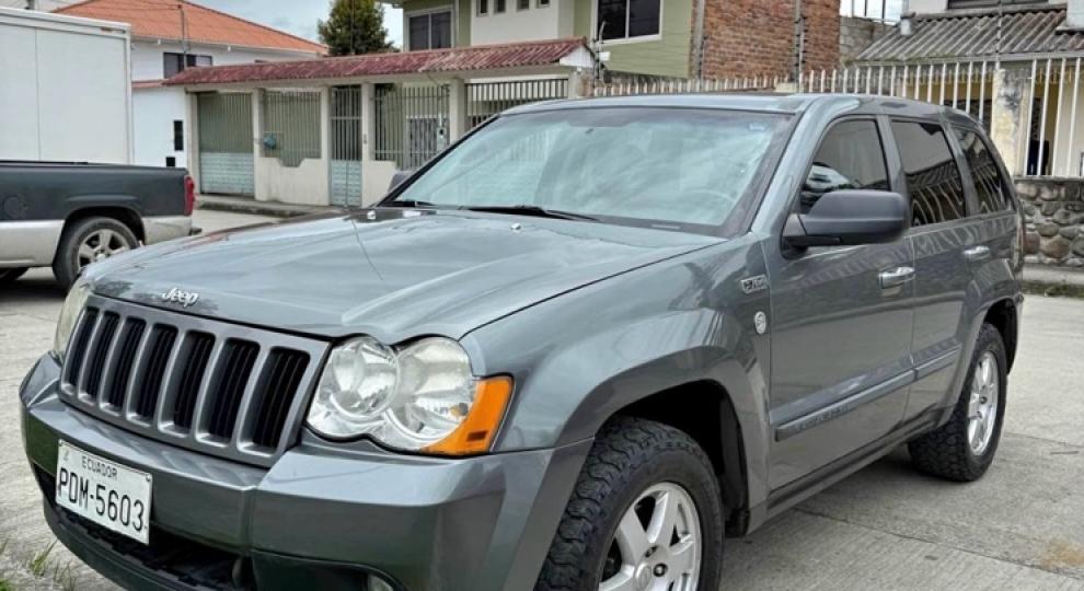 Jeep Grand Cherokee Laredo 2011 Cuenca