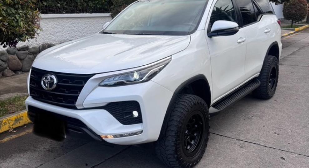 Toyota Fortuner 2.7 2024 Cuenca