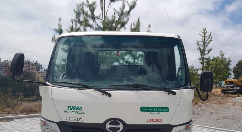 Hino XZU710L-HKFML3 AC 4.0 2P 4X2 2015 Quito