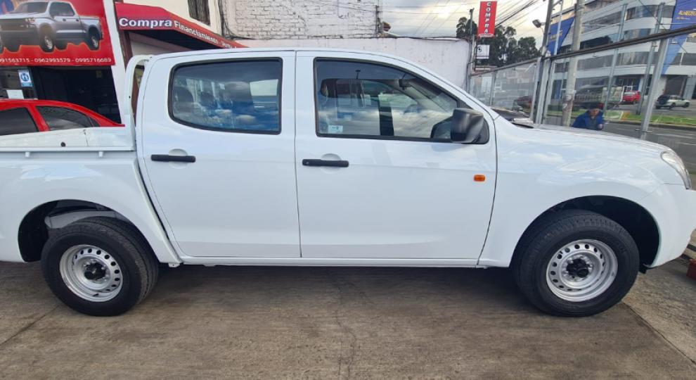 Chevrolet D-MAX CRDI 2.5 CD 4X2 TM DIESEL 2023 Cuenca