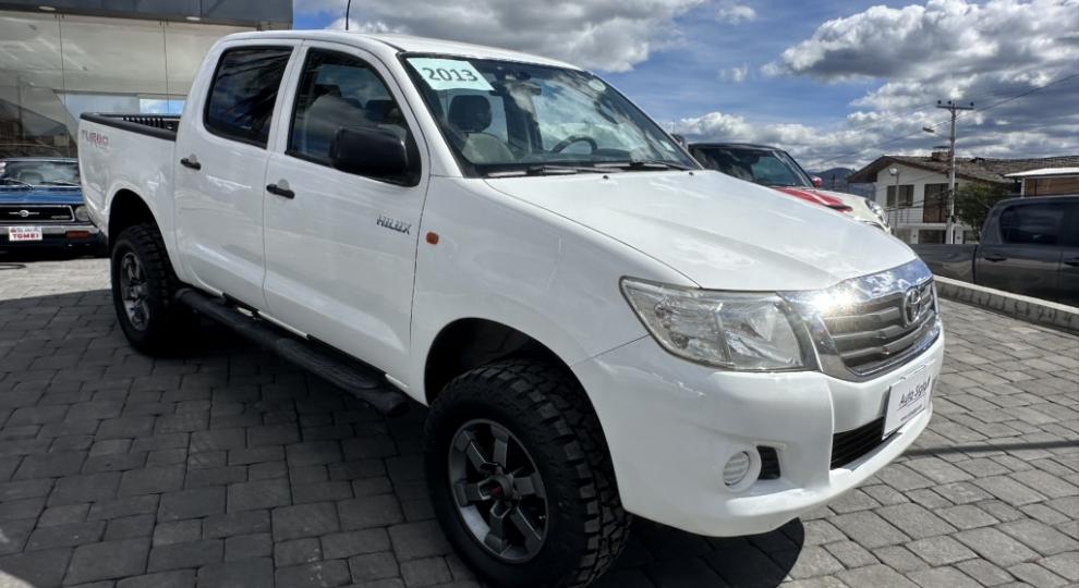 Toyota Hilux CD 4x4 Diesel 2013 Cuenca