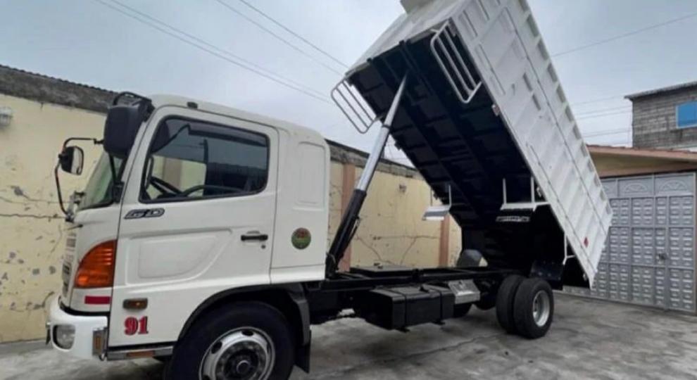 Hino 500 2004 Quevedo