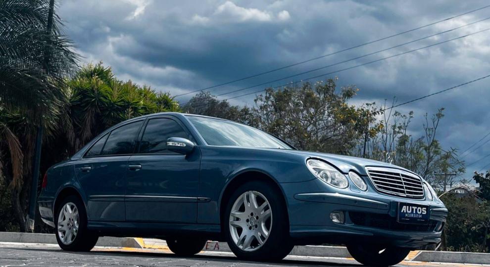 Mercedes Benz E320 2004 Cumbayá