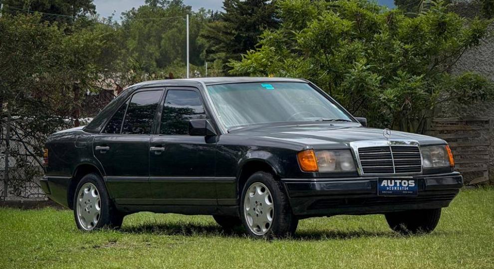 Mercedes Benz 300E 1985 Cumbayá