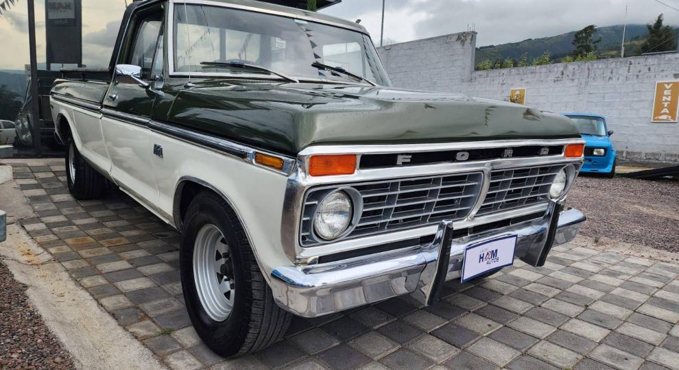 Ford 350 1975 Quito
