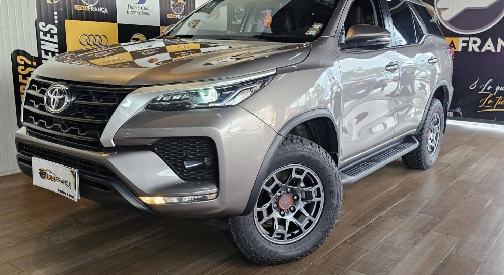 Toyota Fortuner 2.7 2025 Quito