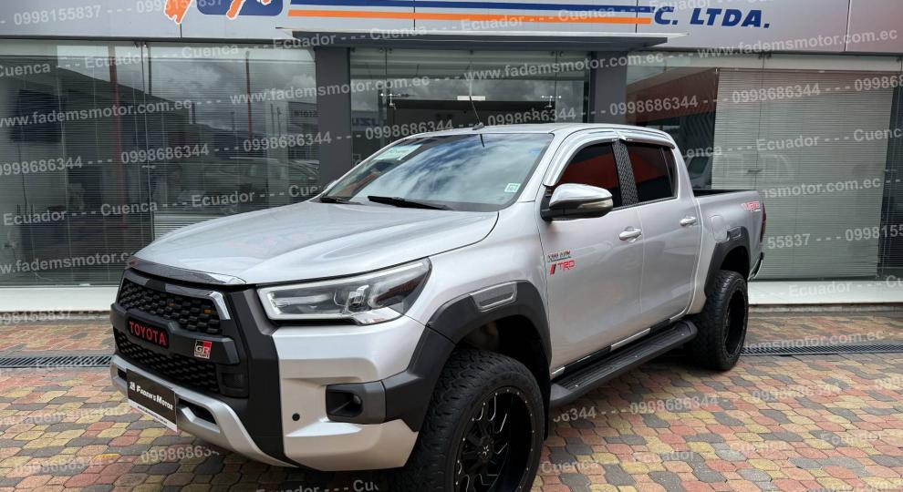 Toyota NEW HILUX 2.4 CD 4X4 2018 Cuenca