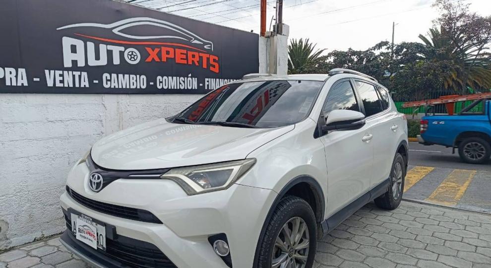 Toyota RAV4 LS 2019 Quito