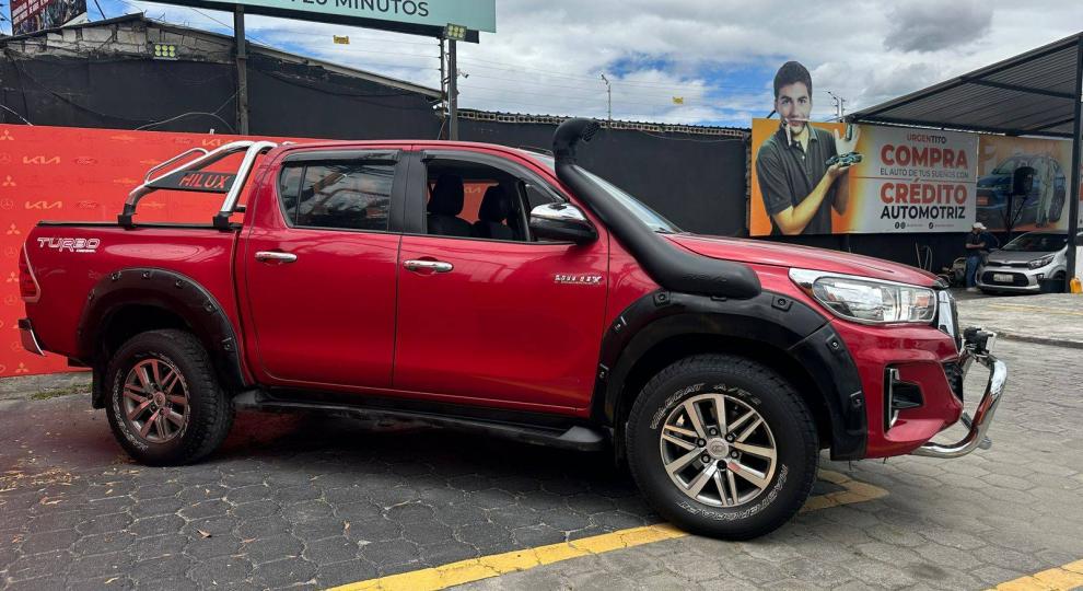 Toyota Hilux CD 4x4 Diesel 2020 Quito