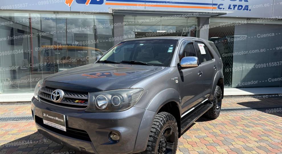 Toyota AWT FORTUNER 2011 Cuenca