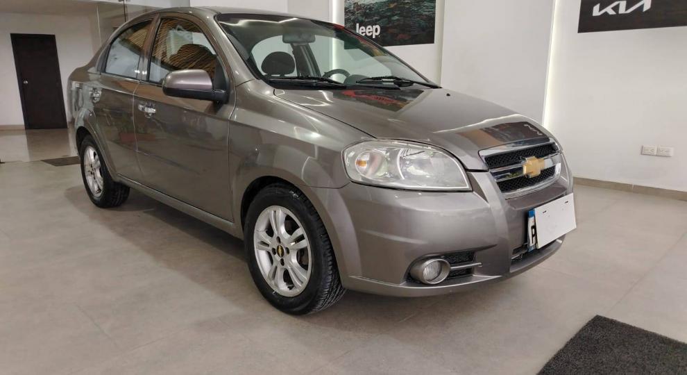 Chevrolet Aveo Emotion 2015 Cuenca