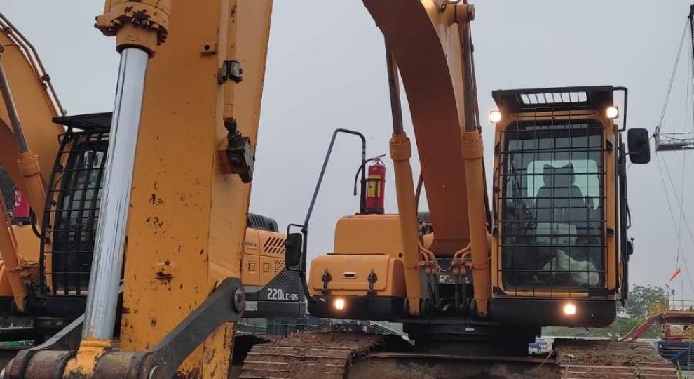 Hyundai R220LC-9S 2016 Shushufindi