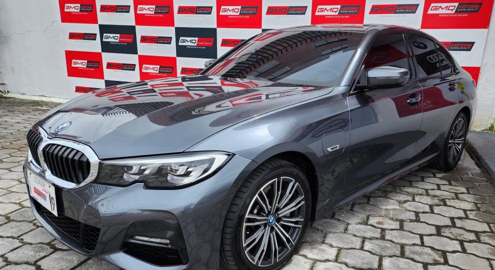 BMW 330e 2022 Quito