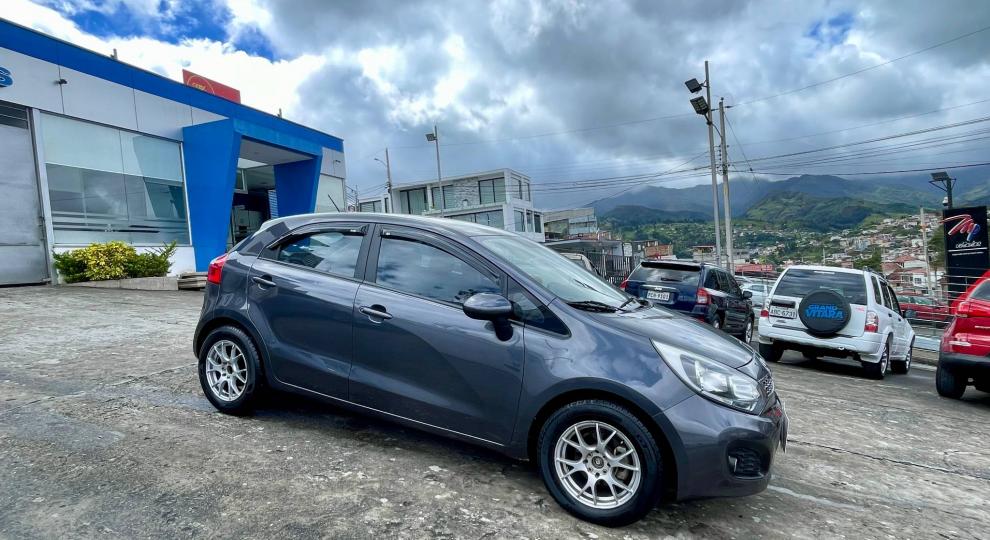 Kia Rio 2014 Loja
