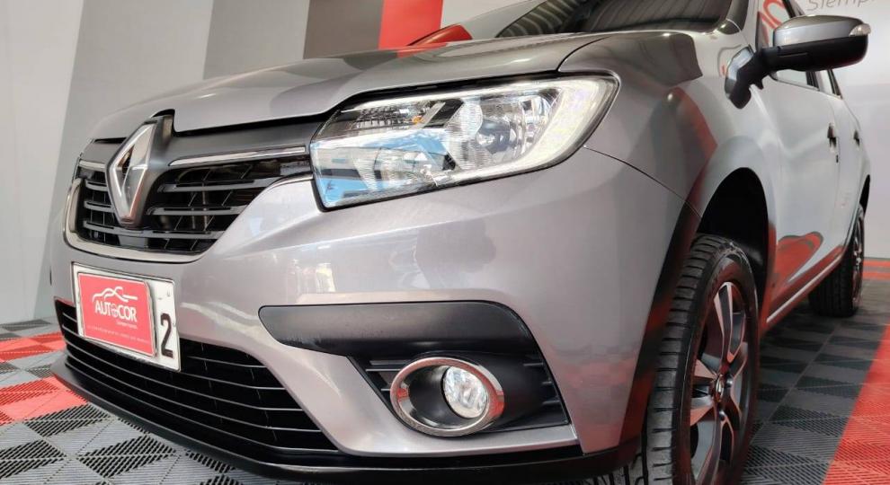 Renault LOGAN CROSS INTENS 2024 Quito