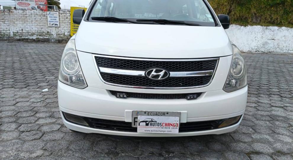 Hyundai TQ 12 pas 2.5 TM DSL AC 2012 Quito