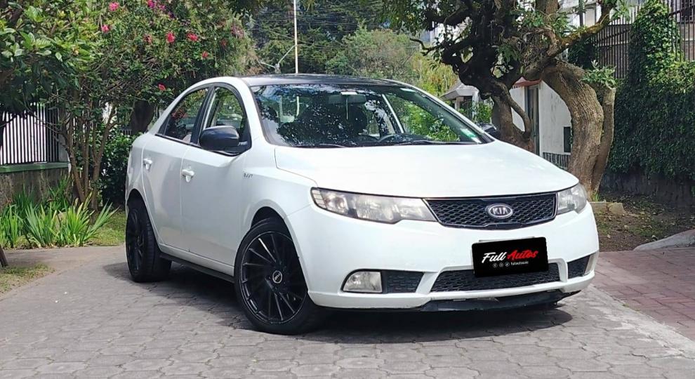 Kia Cerato Forte 2015 Quito