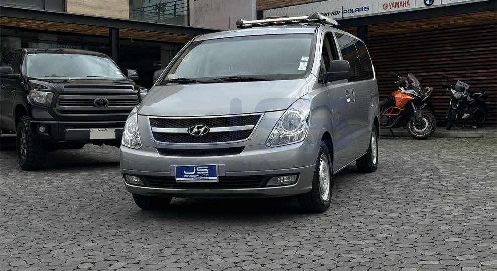 Hyundai H1 12 pasajeros 2015 Cuenca