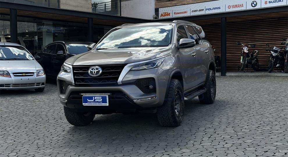 Toyota Fortuner 2.7 2023 Cuenca