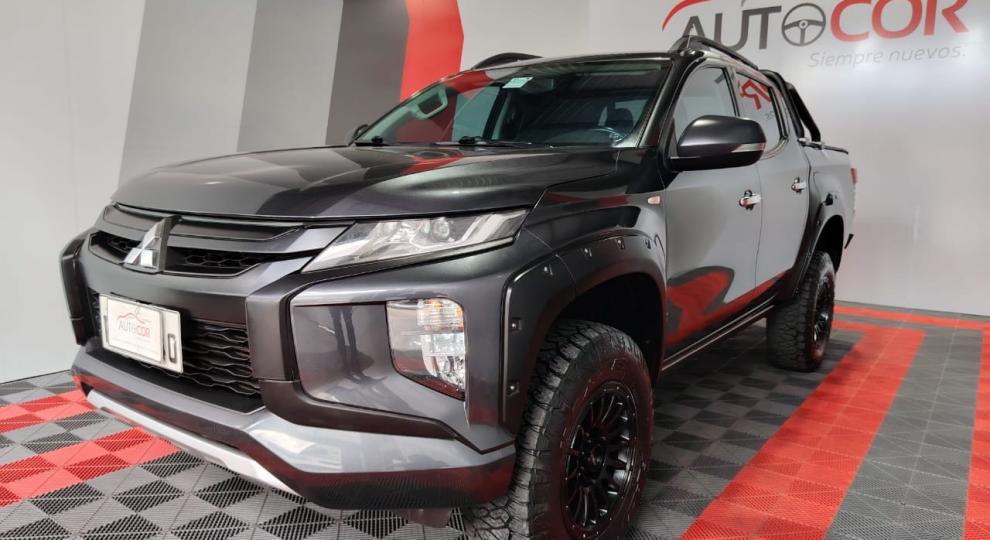 Mitsubishi L200 GLX 2022 Cumbayá