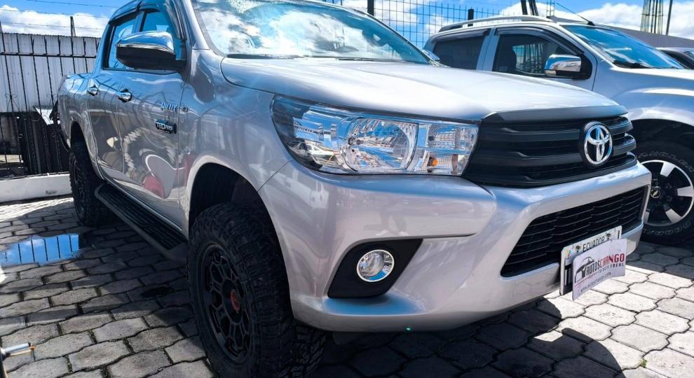 Toyota Hilux CD 4x2 Diesel 2025 Quito