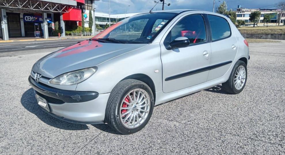 Peugeot Berlina 206 Presence 2004 Quito