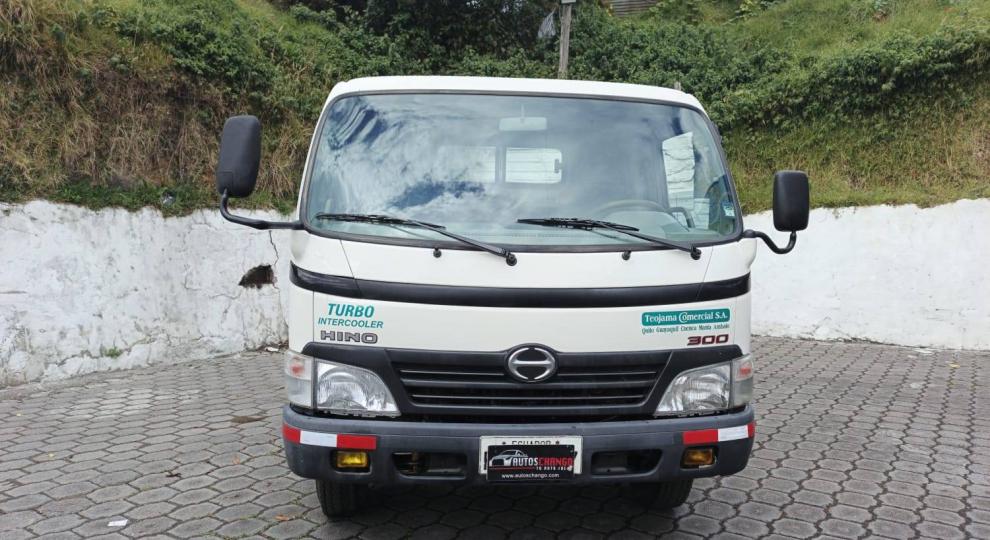 Hino 616 2009 Quito