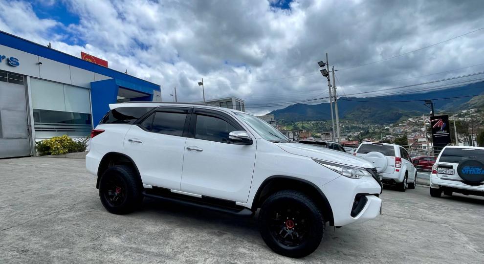Toyota Fortuner 2.7 2018 Loja