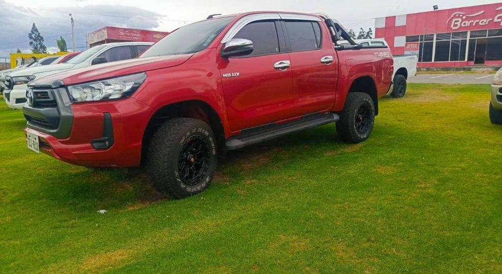 Toyota Hilux CD 4x4 Diesel 2023 Atuntaqui