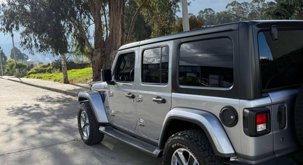 Jeep Wrangler Unlimited Sahara 2018 Cuenca