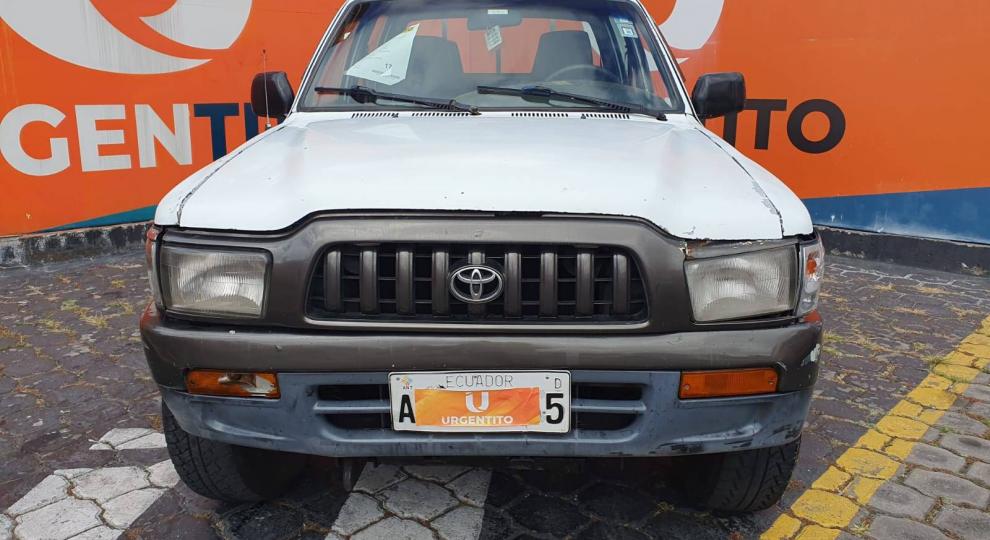 Toyota Hilux CD 4x2 Diesel 2005 Quito