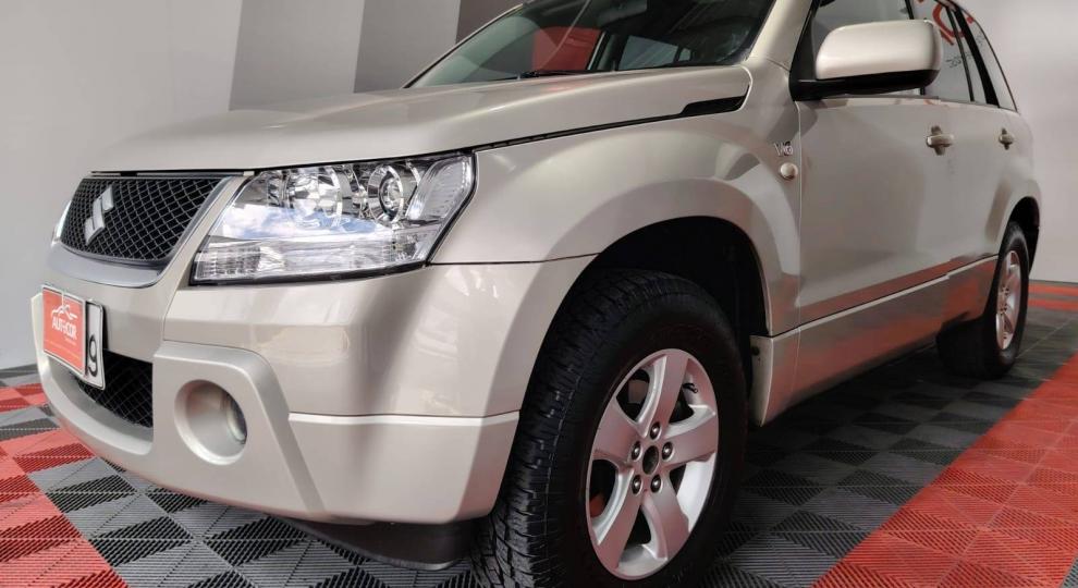 Suzuki Grand Vitara SZ 2.7 2010 Quito