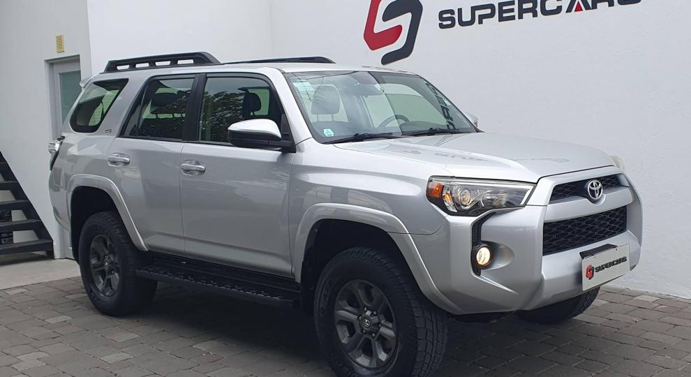 Toyota 4Runner SR5 2015 Quito