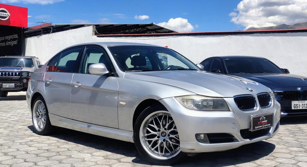 BMW 320i 2011 Quito