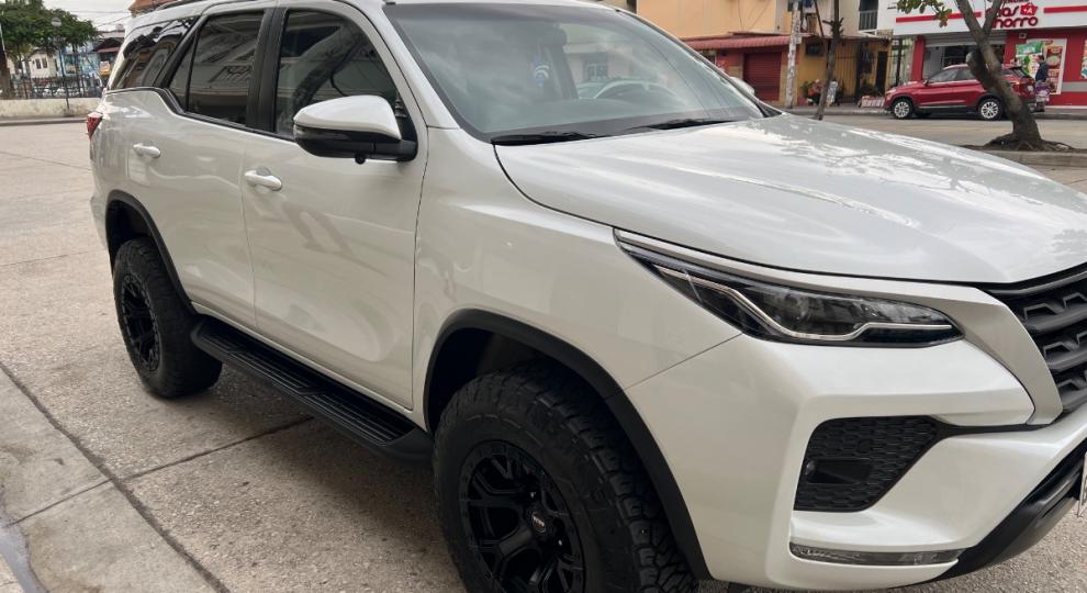 Toyota Fortuner 2.7 2024 Samborondón