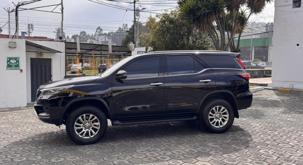Toyota Fortuner 4.0 2024 Quito