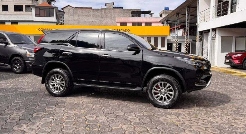 Toyota Fortuner 4.0 2024 Quito