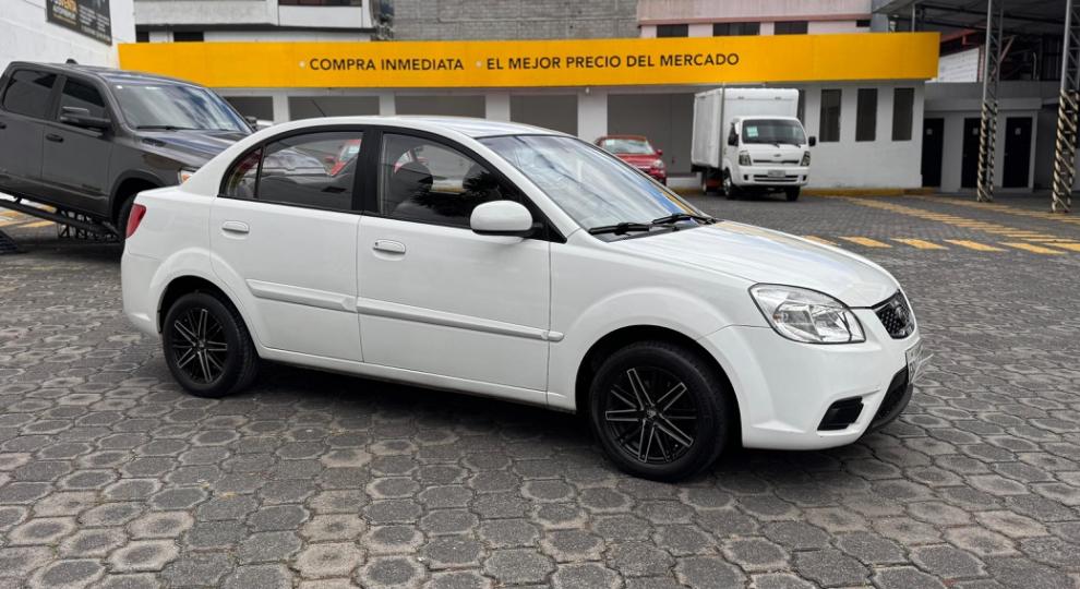 Kia Rio LX AC 2011 Quito