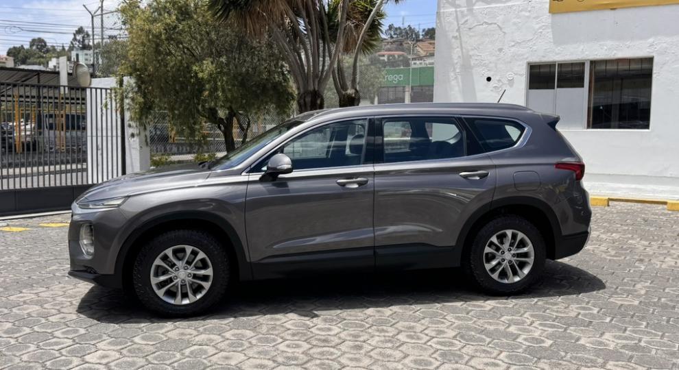 Hyundai Santa Fe 4x2 2020 Quito