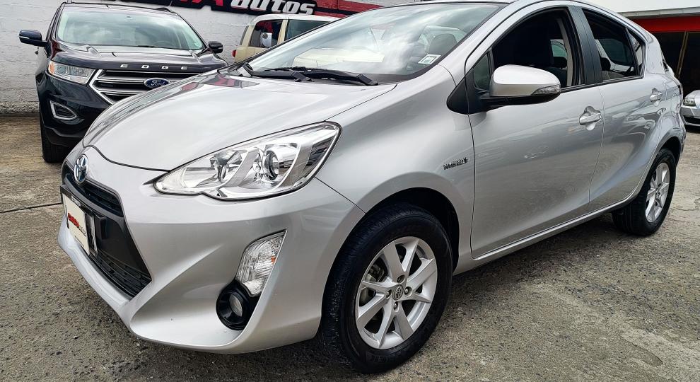 Toyota Prius C Sport 2017 Cuenca