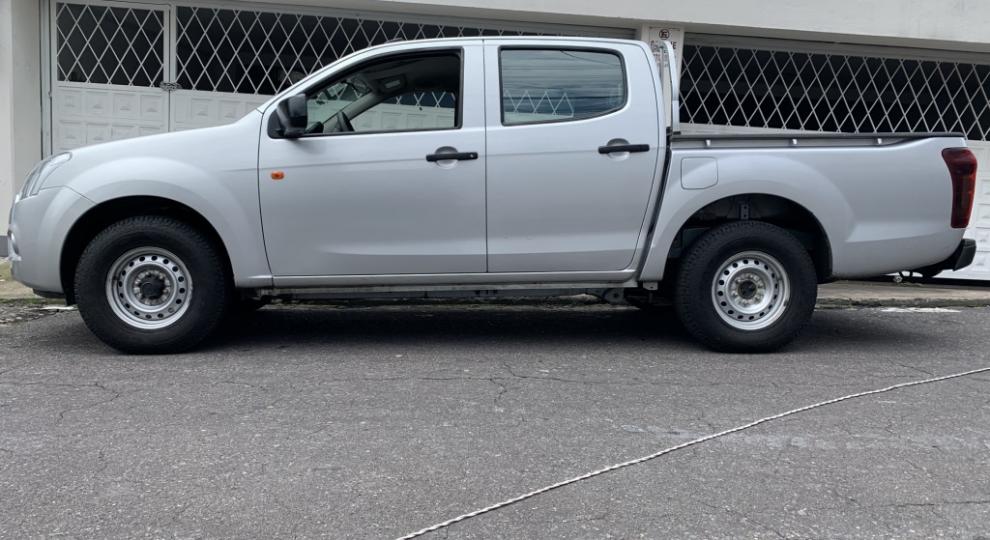 Chevrolet D-MAX CRDI 2.5 CD 4X2 TM DIESEL 2024 Quito