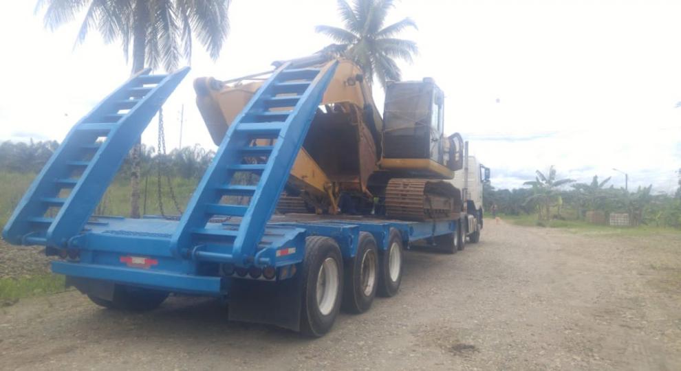 Plataforma Cama baja 3 ejes 2012 Quito